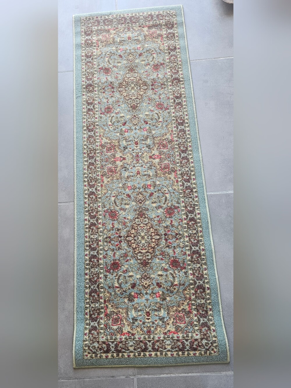 Traditional Floral Non-Slip Runner Rug – 19" x 57"